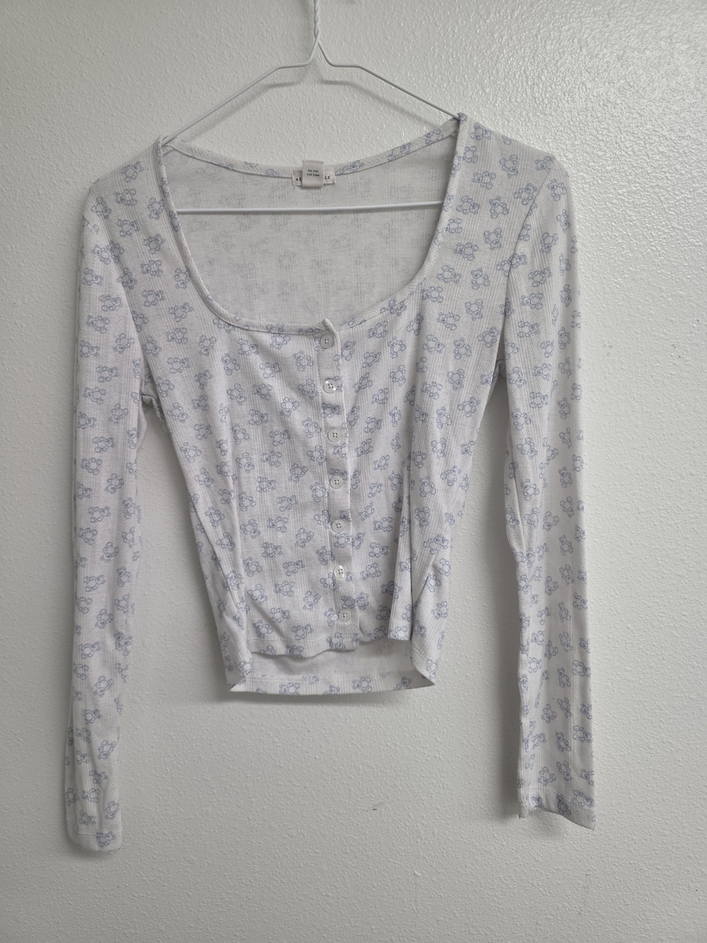Women’s White Floral Scoop Neck Button-Front Top (0733)